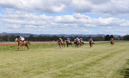 Stanthorpe-Jockey-Club-01-supplied.jpg